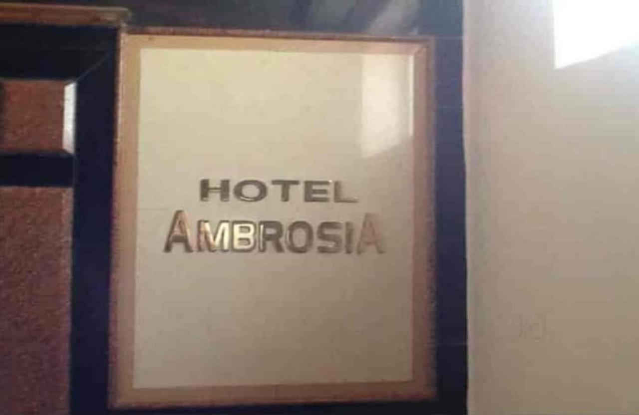 Hotel Ambrosia Kalján Kültér fotó